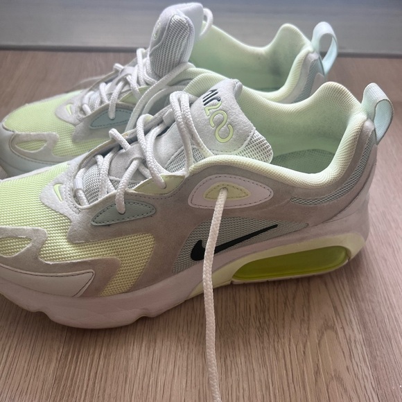 Nike Air Max 200 Pistachio FrostWomen's Sneakers Size 7 - Picture 3 of 10